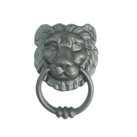 levia klopa dverova klopa zdobena antik starodavna burzoazny styl chata vidiecky dom burzoazny byt elegantny lameridiana bytovy dizajn.jpg